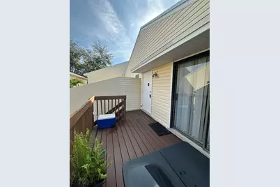 637 Executive Center Drive N #203, West Palm Beach, FL 33401 - Photo 1