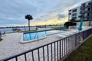 1204 S Lake Dr E, Lantana, FL 33462 - Photo 9