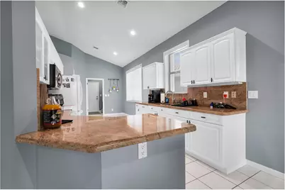 10393 Lexington Circle S, Boynton Beach, FL 33436 - Photo 27