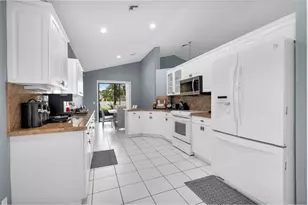 10393 Lexington Cir S, Boynton Beach, FL 33436 - Photo 25