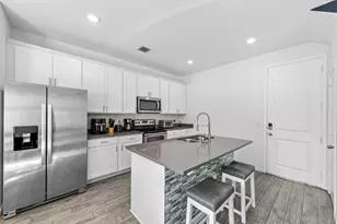 1817 Lake Cove Dr, Lake Worth, FL 33460 - Photo 3