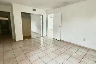 7601 Byron Ave, Miami Beach, FL 33141 - Photo 5