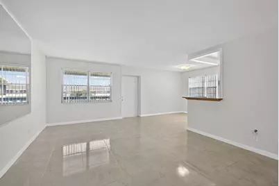 136 Somerset G, West Palm Beach, FL 33417 - Photo 3