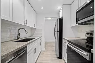 550 Bayshore Dr, Fort Lauderdale, FL 33304 - Photo 11