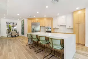 3317 Embassy Dr, West Palm Beach, FL 33401 - Photo 9