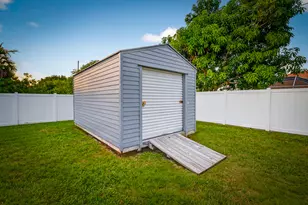 949 SW Fisherman Ave, Port Saint Lucie, FL 34953 - Photo 31