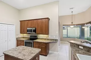 665 SW Lake Charles Cir, Port Saint Lucie, FL 34986 - Photo 13