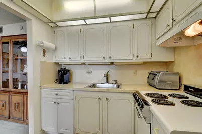 449 Dover C, West Palm Beach, FL 33417 - Photo 9