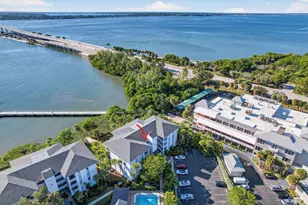 390 NE Edgewater Dr, Stuart, FL 34996 - Photo 33