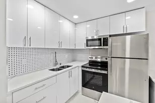 17 Andover A, West Palm Beach, FL 33417 - Photo 9