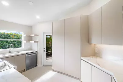 6170 Lake Hibiscus Drive, Delray Beach, FL 33484 - Photo 5