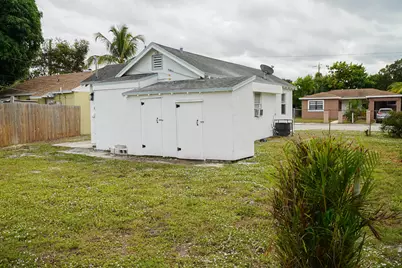 908 W 5th Street, Riviera Beach, FL 33404 - Photo 17
