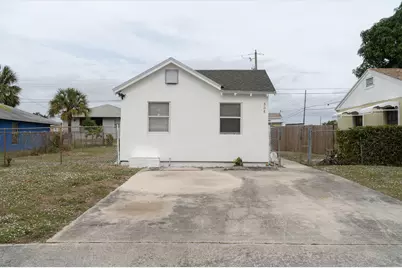 908 W 5th Street, Riviera Beach, FL 33404 - Photo 3