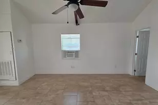 908 W 5th St, Riviera Beach, FL 33404 - Photo 23