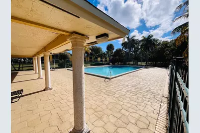 1106 Meadows Circle, Boynton Beach, FL 33436 - Photo 5