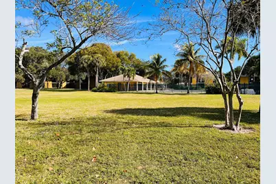 1106 Meadows Circle, Boynton Beach, FL 33436 - Photo 13