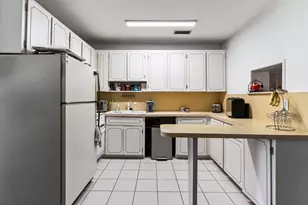 337 E Lake Rd, Palm Springs, FL 33461 - Photo 5