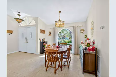 529 SE Fallon Drive, Port Saint Lucie, FL 34983 - Photo 9