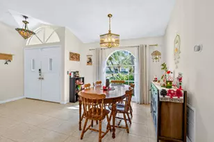 529 SE Fallon Dr, Port Saint Lucie, FL 34983 - Photo 9