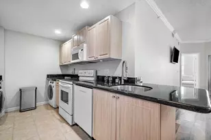 2040 Greenview Shores Blvd, Wellington, FL 33414 - Photo 11