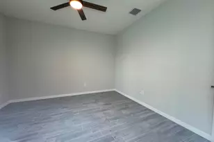 10376 SW Captiva Dr, Port Saint Lucie, FL 34987 - Photo 9