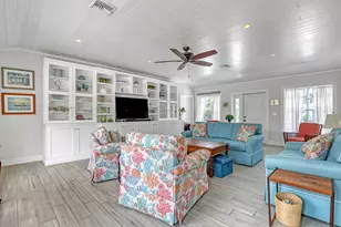 219 Claremont Ln, Palm Beach Shores, FL 33404 - Photo 5