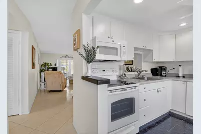 2152 NE 1st Way #101, Boynton Beach, FL 33435 - Photo 3