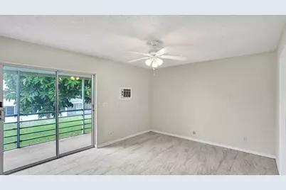 118 Sheffield E, West Palm Beach, FL 33417 - Photo 5