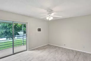 118 Sheffield E, West Palm Beach, FL 33417 - Photo 5