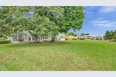 118 Sheffield E, West Palm Beach, FL 33417 - Photo 13