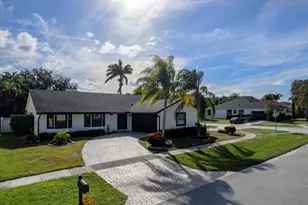 1855 Primrose Ln, Wellington, FL 33414 - Photo 33