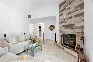 1855 Primrose Ln, Wellington, FL 33414 - Photo 7