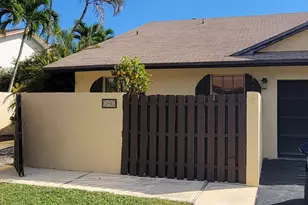 493 SW 28th Ave, Delray Beach, FL 33445 - Photo 5