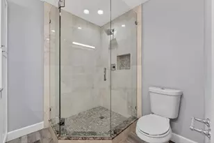 2140 NE 44th St, Lighthouse Point, FL 33064 - Photo 25