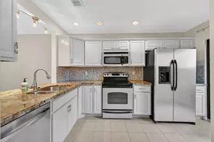 2140 NE 44th St, Lighthouse Point, FL 33064 - Photo 7