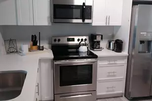 3050 Presidential Way, West Palm Beach, FL 33401 - Photo 3