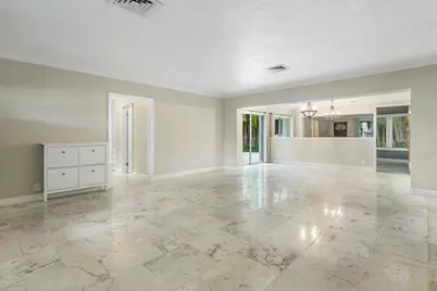 121 NE Spanish Court, Boca Raton, FL 33432 - Photo 11