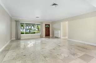 121 NE Spanish Ct, Boca Raton, FL 33432 - Photo 9