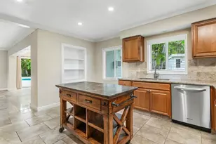 121 NE Spanish Ct, Boca Raton, FL 33432 - Photo 15