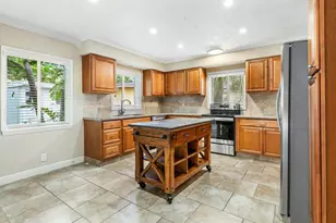 121 NE Spanish Ct, Boca Raton, FL 33432 - Photo 13