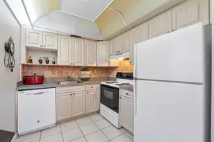 157 Flanders D, Delray Beach, FL 33484 - Photo 11