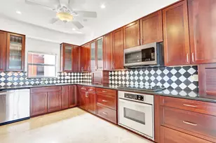 1640 Presidential Way, West Palm Beach, FL 33401 - Photo 1