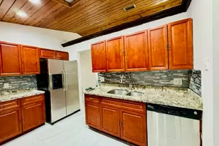 11617 NW 23rd Ct, Coral Springs, FL 33065 - Photo 13