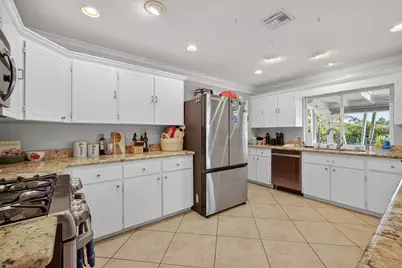 12046 Prosperity Farms Road, Palm Beach Gardens, FL 33410 - Photo 9