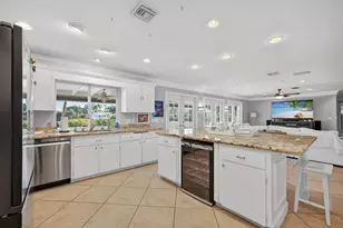 12046 Prosperity Farms Rd, Palm Beach Gardens, FL 33410 - Photo 11