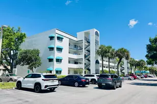 4725 Lucerne Lakes Blvd E, Lake Worth, FL 33467 - Photo 1