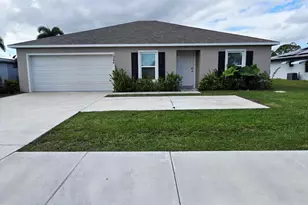 1346 SE Floresta Dr, Port Saint Lucie, FL 34983 - Photo 1