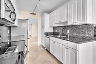 4200 N Ocean Dr, Singer Island, FL 33404 - Photo 21