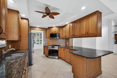 520 E Tall Oaks Drive, Palm Beach Gardens, FL 33410 - Photo 23