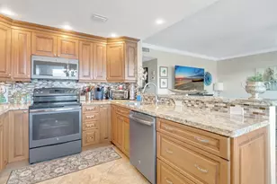 453 Richmond F, Deerfield Beach, FL 33442 - Photo 3